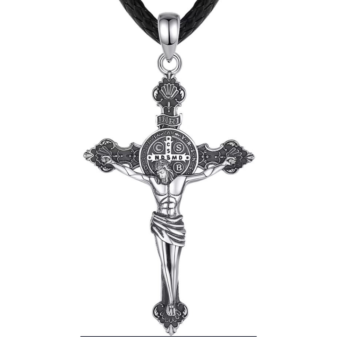 Crucifix - Jesus on a cross necklace - Highly detailed must have