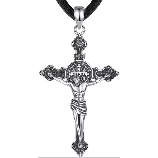 Crucifix - Jesus on a cross necklace - Highly detailed must have