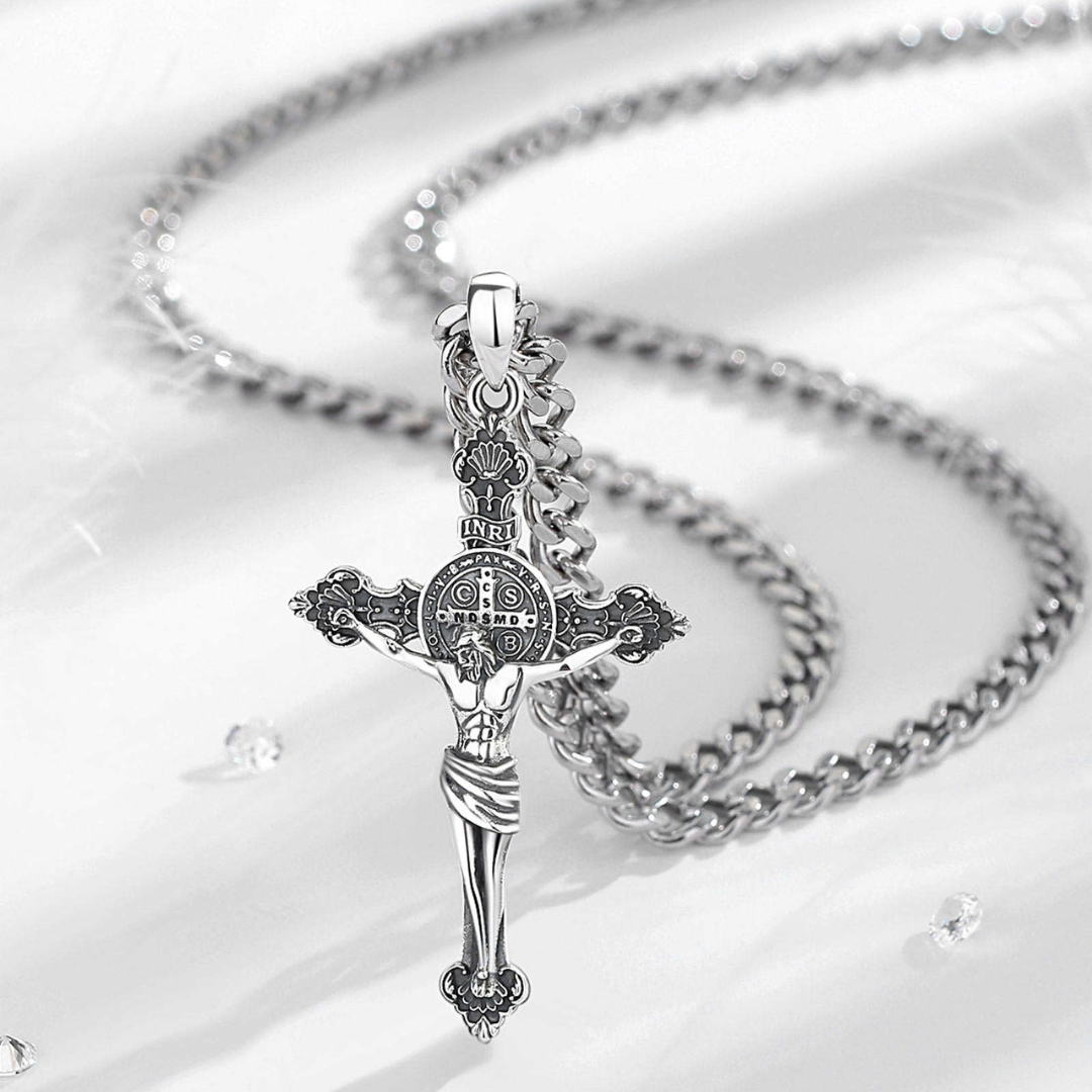 Crucifix - Jesus on a cross necklace - Highly detailed must have