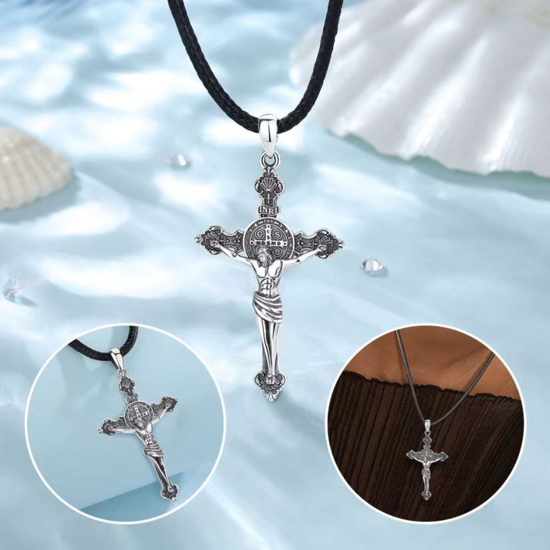 Crucifix - Jesus on a cross necklace - Highly detailed must have