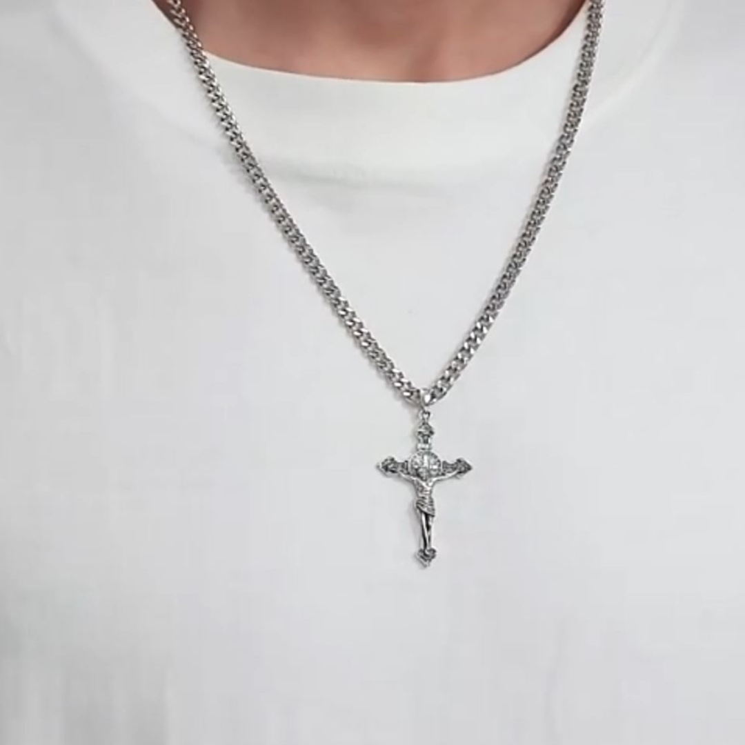 Crucifix - Jesus on a cross necklace - Highly detailed must have